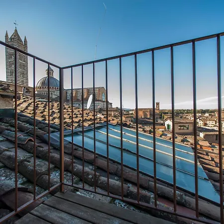 Guesthost - Exclusive Duomo View