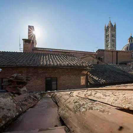 Guesthost - Exclusive Duomo View
